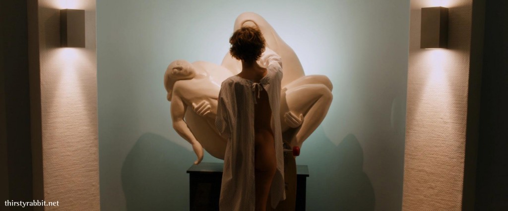 Carla Juri in Feuchtgebiete aka Wetlands