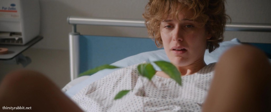 Carla Juri in Feuchtgebiete aka Wetlands